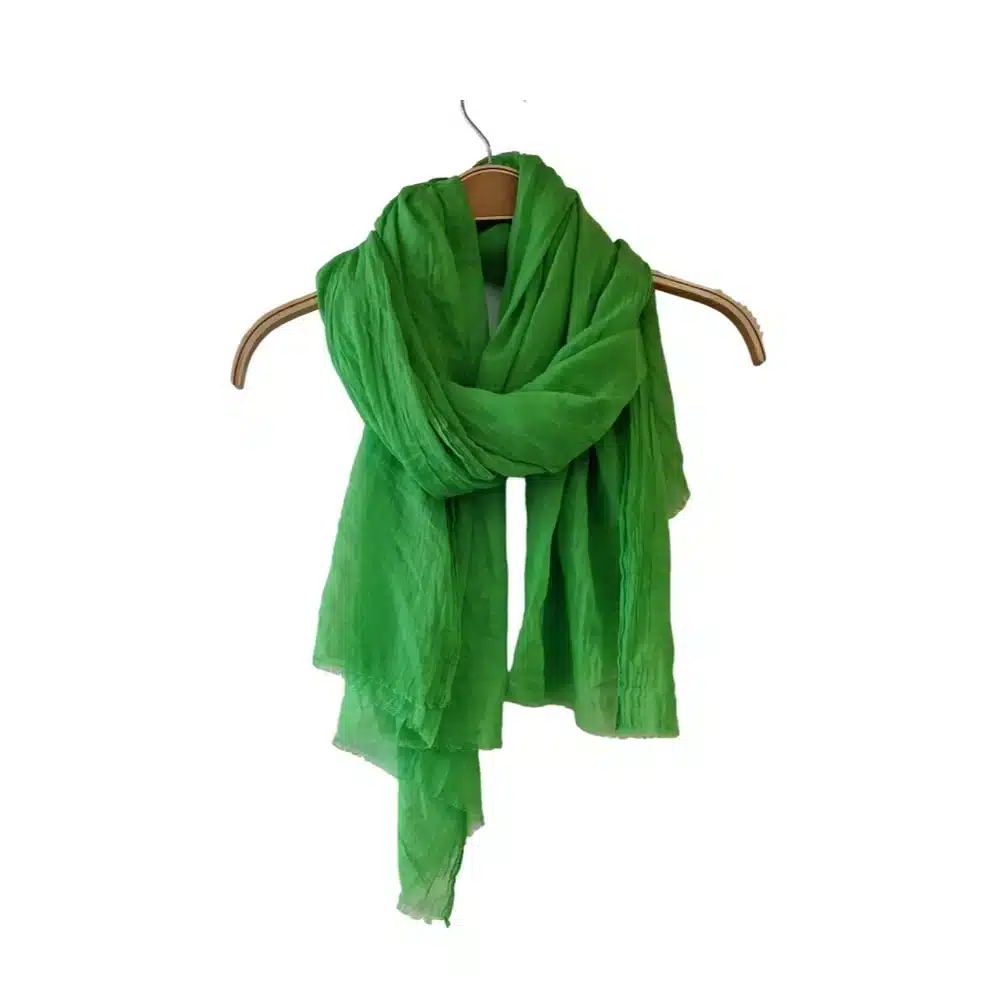 Grøn tørklæde i viskose og silke
