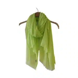 Tynd lime grøn tørklæde i str. 90x180
