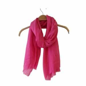 Tynd tørklæde i lys pink i viskose og silke