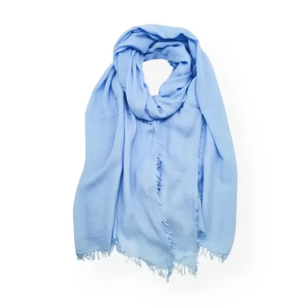 Tynd tørklæde i størrelse 85 x 180 og farven Sky blue